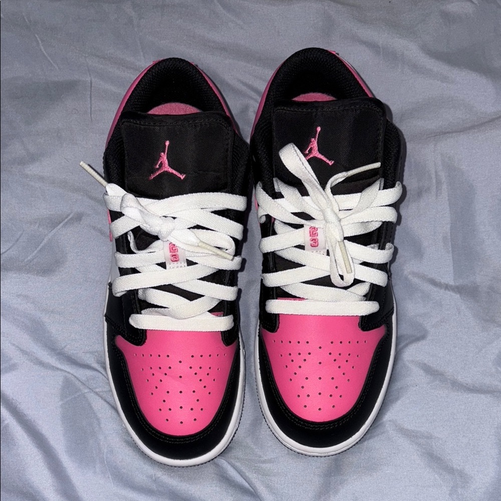 Black and Pink Jordan 1s low - Picture 3 of 5